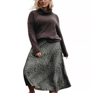 J. Jill NEW Leopard Print A-Line Skirt Size Medium Midi Silky Lightweight Classy